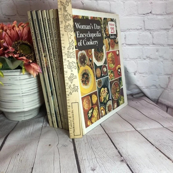 Vintage Woman's Day encyclopedia of cookery cookbook cottagecore - Picture 3 of 13
